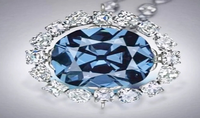 Hasta US$350 millones podría costar Le Bleu de France, el 'diamante maldito'